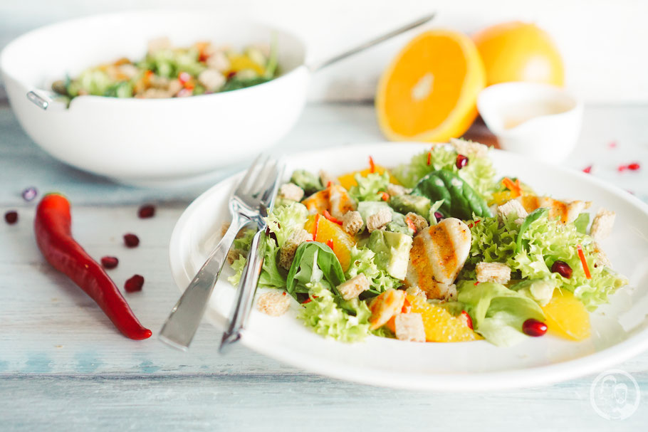 Bunter Salat mit Orangendressing