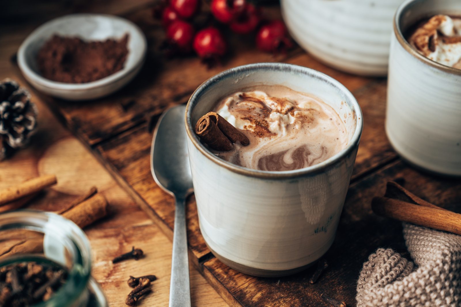 Gluehschokolade becks cacoa nude 9 | Taucht ein in die festliche Welt unserer Weihnachtsrezepte, die jeden Adventstisch in eine Tafel voller Freude und Genuss verwandelt. Wir laden euch ein, traditionelle Leckereien neu zu erleben und eure Lieben mit unwiderstehlichen Kreationen zu verwöhnen. Findet Inspiration für süße Plätzchen, herzhafte Braten und alles, was die Weihnachtszeit zu unserer Lielblingssaison macht. Lasst uns gemeinsam köstliche Weihnachtsleckereien kreieren – einfach, lecker und unvergesslich. Frohe Festtage und himmlisches Schlemmen wünschen euch eure Jungs!